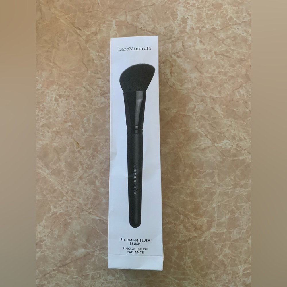 bareMinerals Blooming Blush Brush